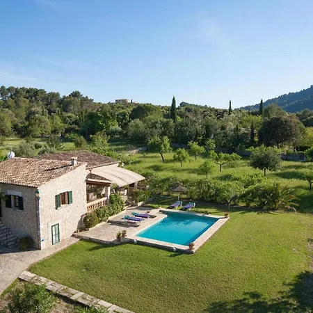 Sleeps 4 Pool Air Con Wifi