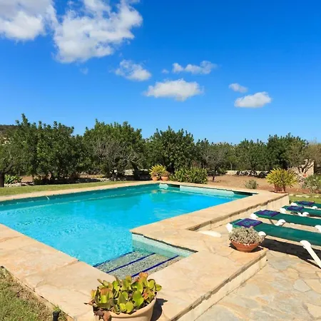 Sleeps 4 Pool Air Con Wifi Pollenca
