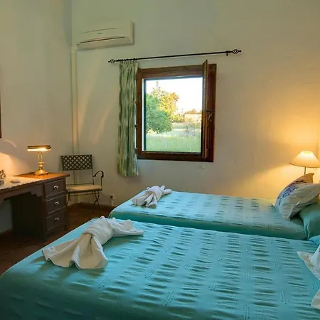 Sleeps 4 Pool Air Con Wifi Villa *