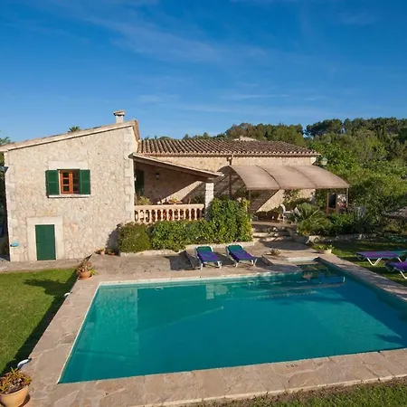 Sleeps 4 Pool Air Con Wifi